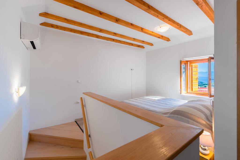 Apartment Pod Kastilom Jelsa  Bagian luar foto