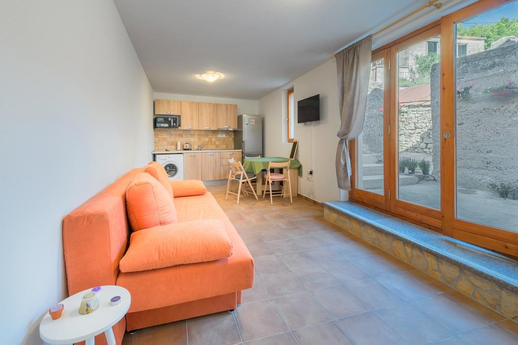 Apartment Pod Kastilom Jelsa  Bagian luar foto